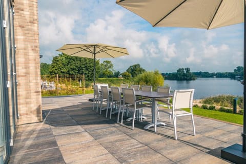 Vakantiepark Aan de Maas - Pavilion l'etage Sauna 10 - terrace