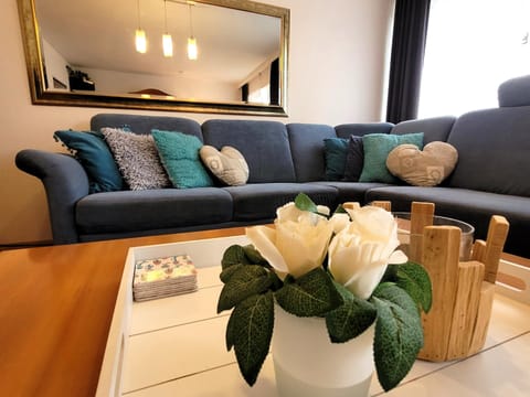 Apartment | Living room