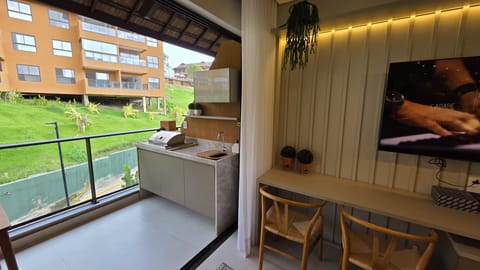 Classic Apartment, Courtyard View | Living area