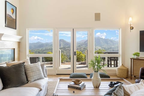 House (6 Bedrooms) | Interior
