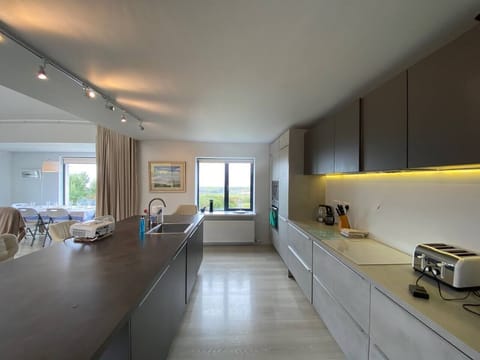 3d687fde-fbfe-407a-954a-65b581330659