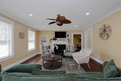 Open-Concept Living Room with Fast Wi-Fi