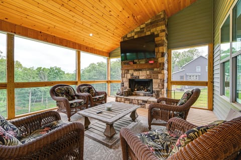 Clarkson Vacation Rental | 4BR | 3.5BA | 2,800 Sq Ft | 2 Steps to Enter