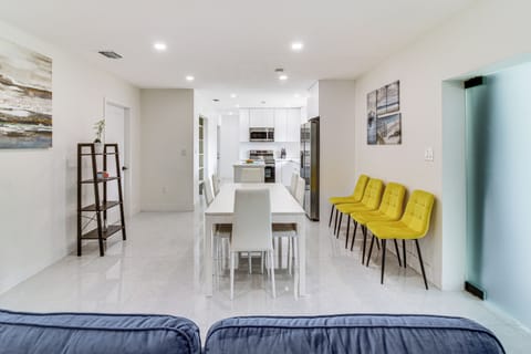 Dining Area | Dishware & Flatware