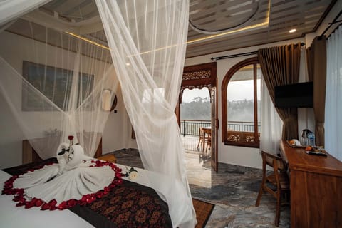 Grand Suite, Balcony, Valley View | Premium bedding, in-room safe, desk, free WiFi