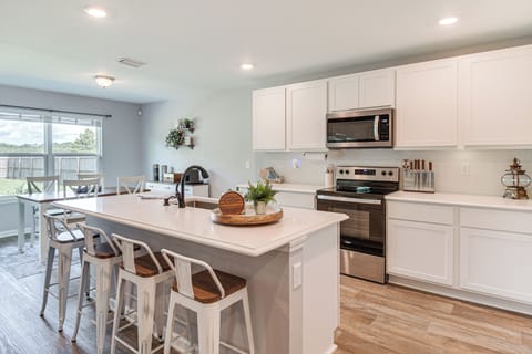 House (3 Bedrooms) | Interior