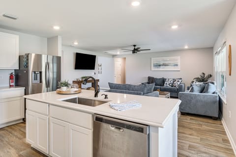 House (3 Bedrooms) | Interior