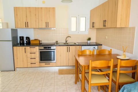 Fully equipped kitchen space - View of the room - Interior desing