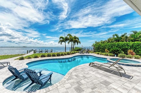 Royale View Pool (1)