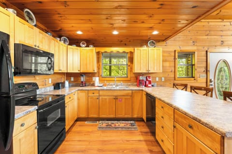 Fully equipped kitchen