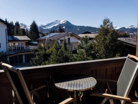 South-facing balcony with a view of the Fellhorn and Söllereck