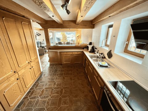 fully equipped kitchen