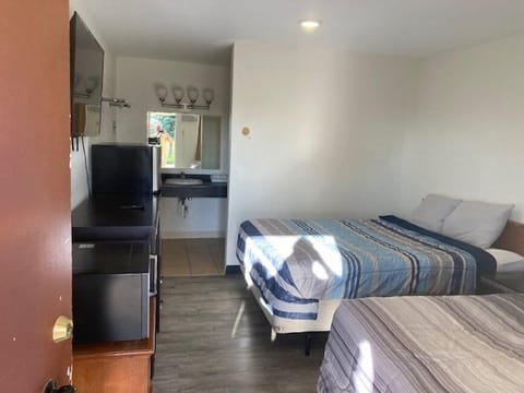 Basic Double Room | Free WiFi
