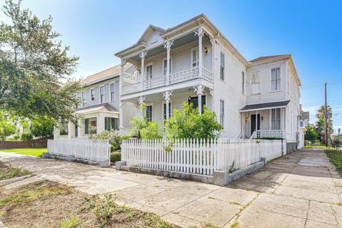Galveston Vacation Rental | 1BR | 1BA | 1,200 Sq Ft | Stairs Required