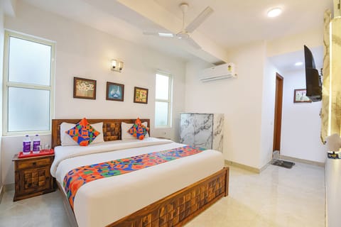 Egyptian cotton sheets, premium bedding, in-room safe, free WiFi