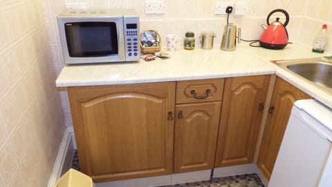 Family Suite, 1 Bedroom, Garden View (Buccleugh) | Soundproofing