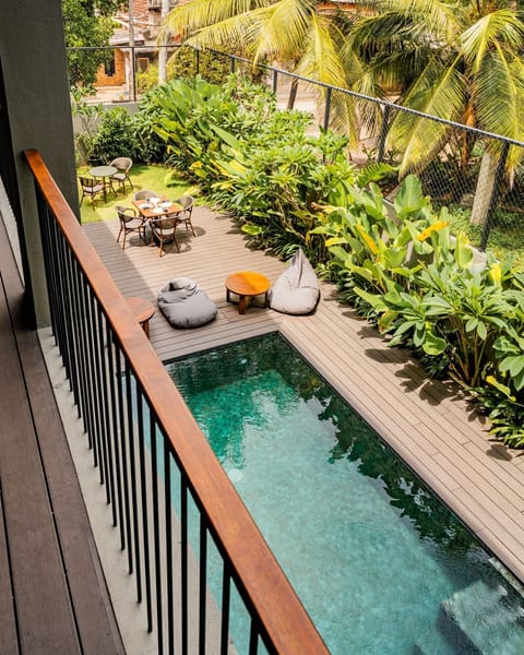 10 outdoor pools