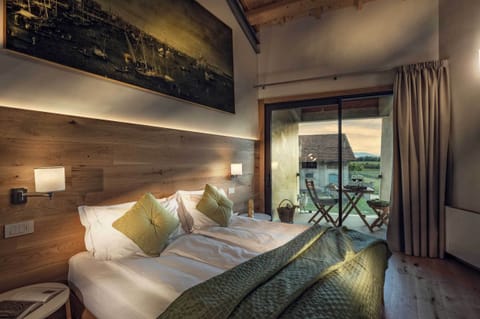 Superior Double or Twin Room, Balcony, Courtyard View | Premium bedding, down comforters, in-room safe, individually furnished