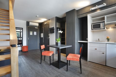 Premium bedding, pillowtop beds, desk, soundproofing