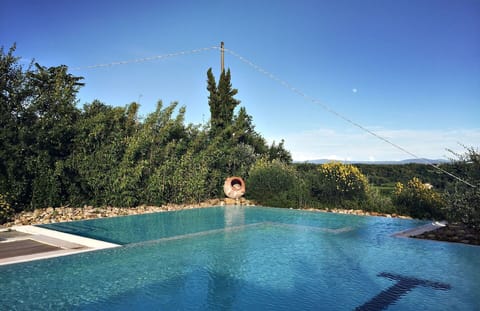 Blue, Swimming Pool, Resort, Eco Hotel, Reflection, Water Feature, Evergreen, Reflecting Pool, Resort Town