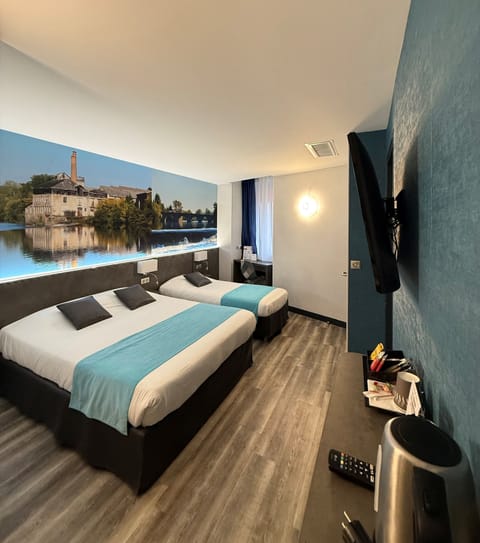 Family Triple Room | Premium bedding, individually furnished, desk, laptop workspace
