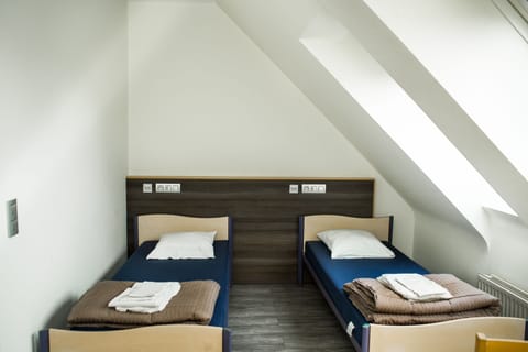 In-room safe, soundproofing, free WiFi, bed sheets