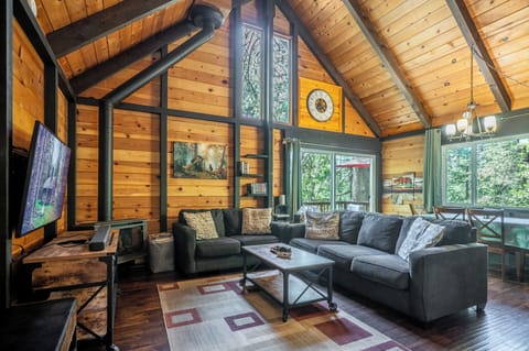 Welcome to Dacha House!