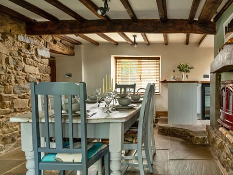 Daytime, Building, Window, Facade, Apartment, Urban Design, Condominium, Mixed-Use