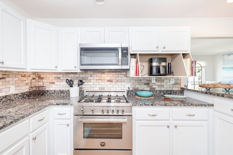 Panferio Paradise Kitchen