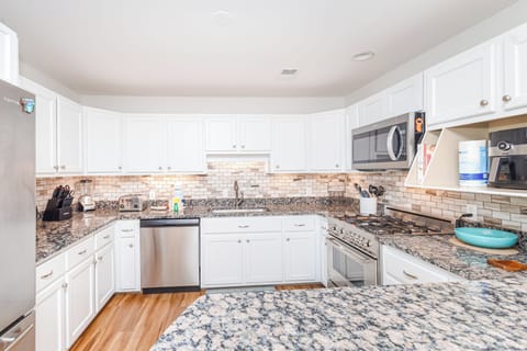 Panferio Paradise Kitchen