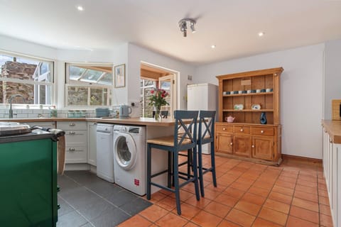 Central Location, Near the Beach