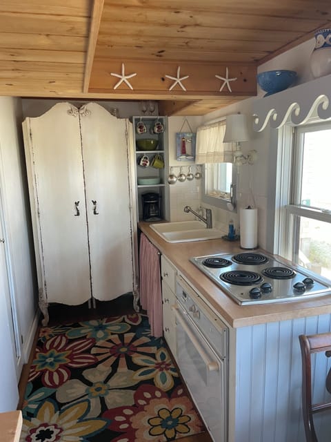 Small fully stocked kitchen