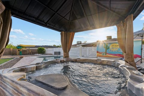 Relax, play and laugh at this newly remodeled oasis in Arcadia/Scottsdale area.