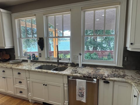Gourmet Kitchen with Granite Countertops and Stainless Appliances!