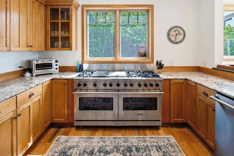 Kitchen made for large groups