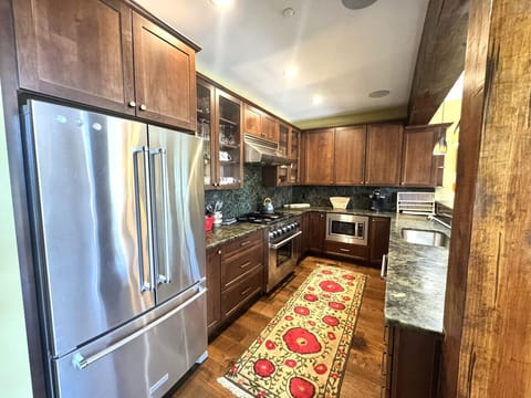 Fully equipped kitchen