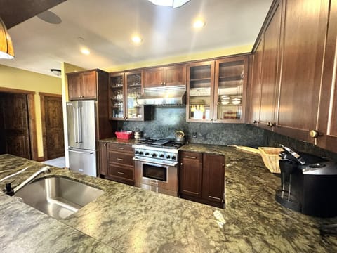 Fully equipped kitchen