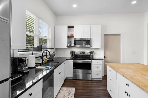 Take a load off your feets when washing the dishes in the kitchen on our extra cushioned antifatigue mat. Bright natural light and peaceful views are sure to make the job a bit more relaxing