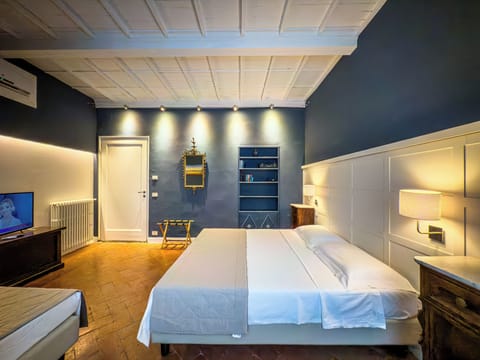 Comfort Triple Room | Minibar, desk, laptop workspace, soundproofing