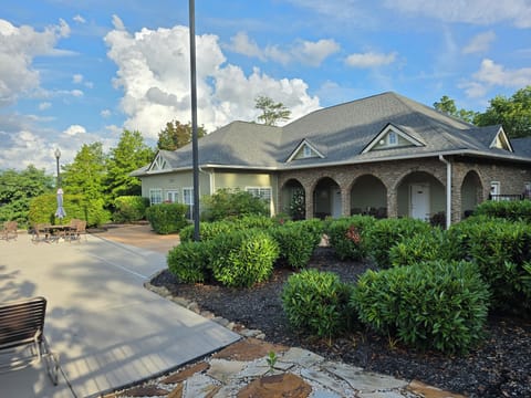 Access to clubhouse.