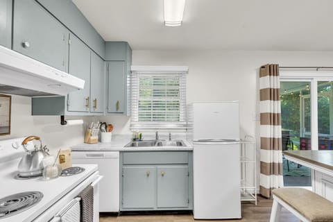 Kitchen | French Press Coffee Maker | Cooking Basics