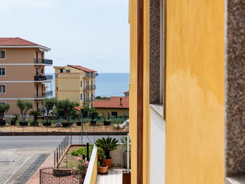 Apartment, Balcony, Condominium, Hotel