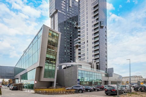 Enjoy easy access to the city's attractions from this well-located building.