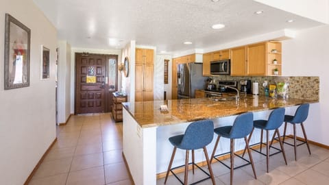 Condo, Multiple Beds, Lanai, Golf View (Keauhou Gardens 3202) | Private kitchen | Dining tables