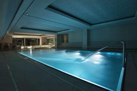 Sauna, hot tub, steam room, hot stone massages