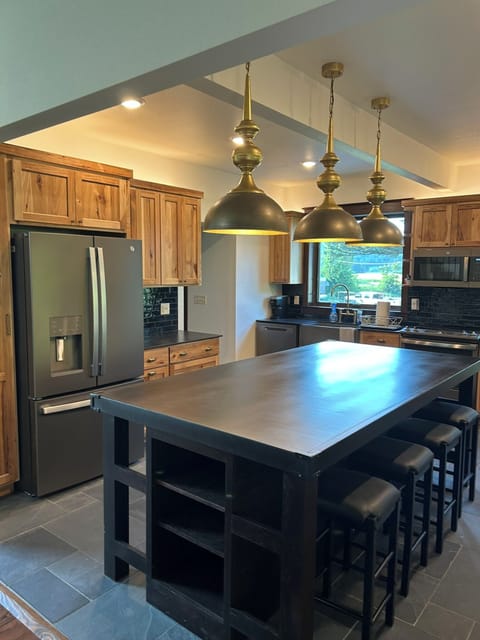 Full kitchen with all the appliances