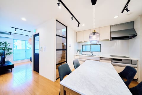 Basic Apartment | In-room dining