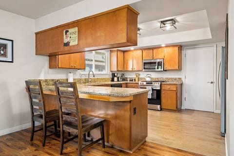 tons of counter space in kitchen