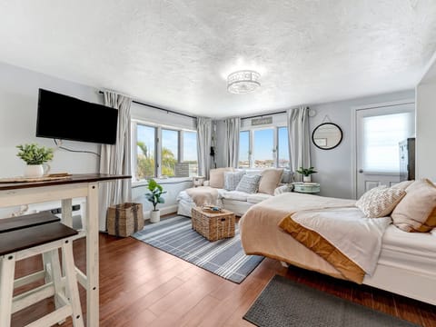Bright, airy, and oh-so-comfy! Your perfect retreat from the everyday