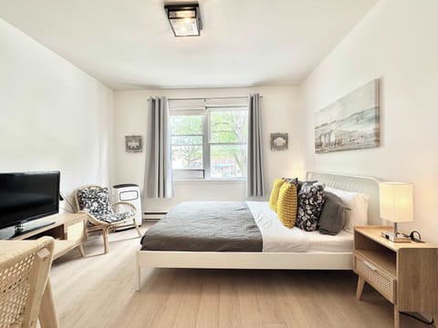 Décor moderne, lit confortable et télévision à écran plat ne sont qu'une partie des équipements qui vous garantiront un séjour agréable!